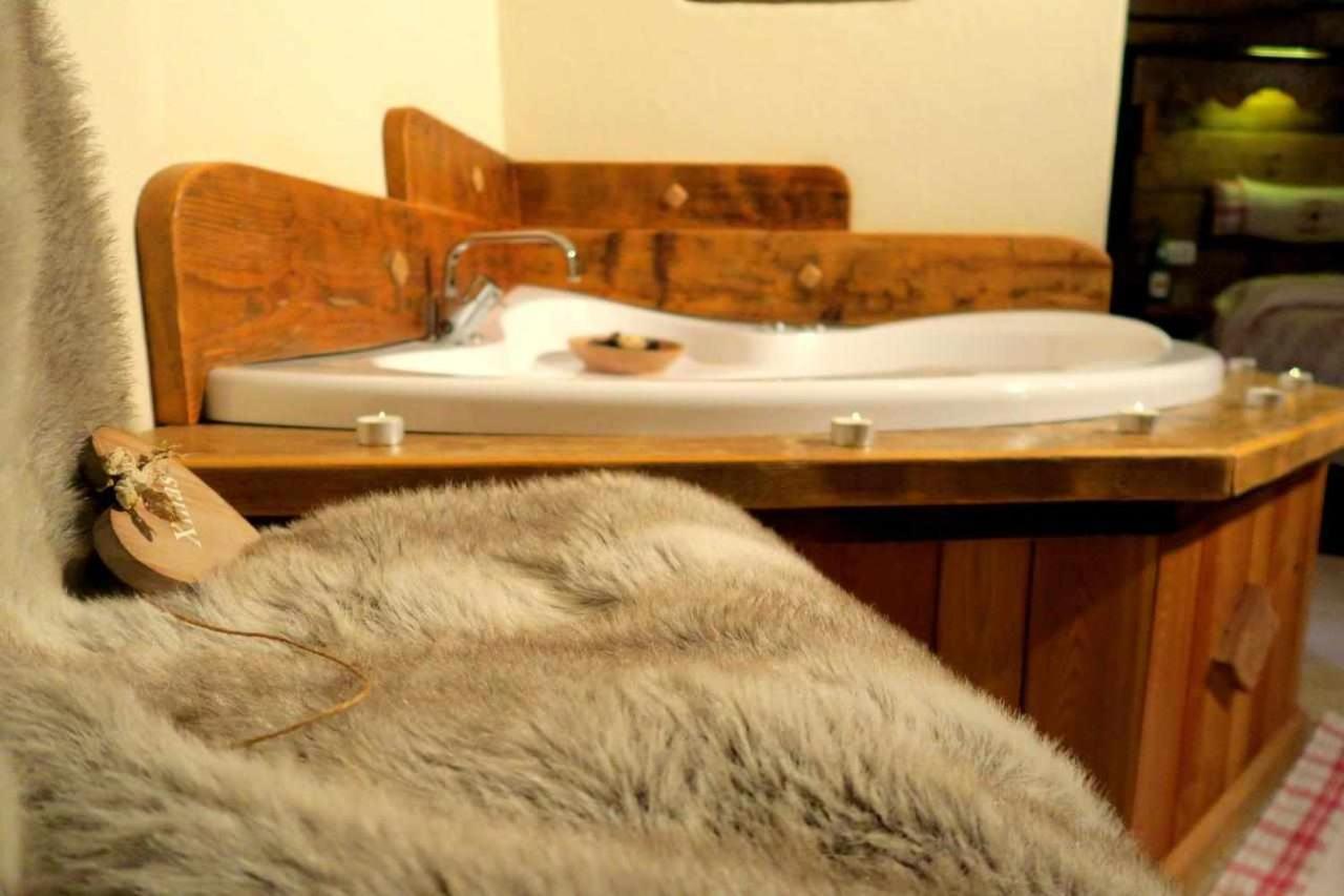 Romantica Con Vasca Idromassaggio Ferienhaus Aosta